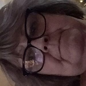 Meet your Posher, Debbie